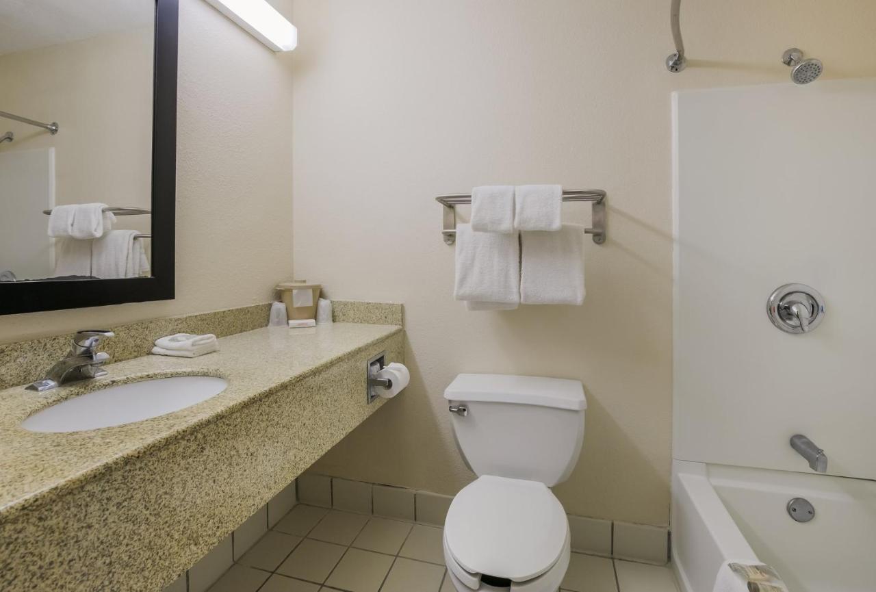 Red Roof Inn & Suites Knoxville East Eksteriør bilde